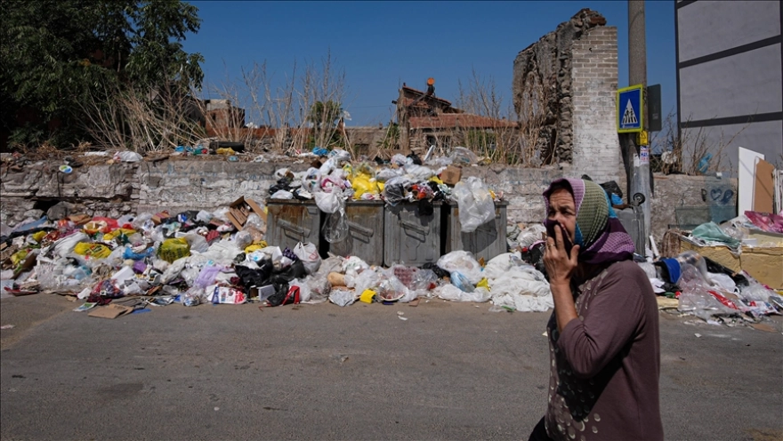 İzmir'de çöp birikintileri ve kötü koku halkın tepkisine yol açıyor