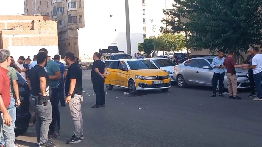 24 yaşındaki Nazlı da eşinin kurbanı oldu: Taksiden inerken katledildi