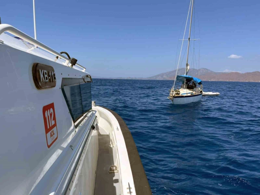 İnsan Kaçakçılığı Yapan 2 Kişi Yelkenli Teknede Yakalandı