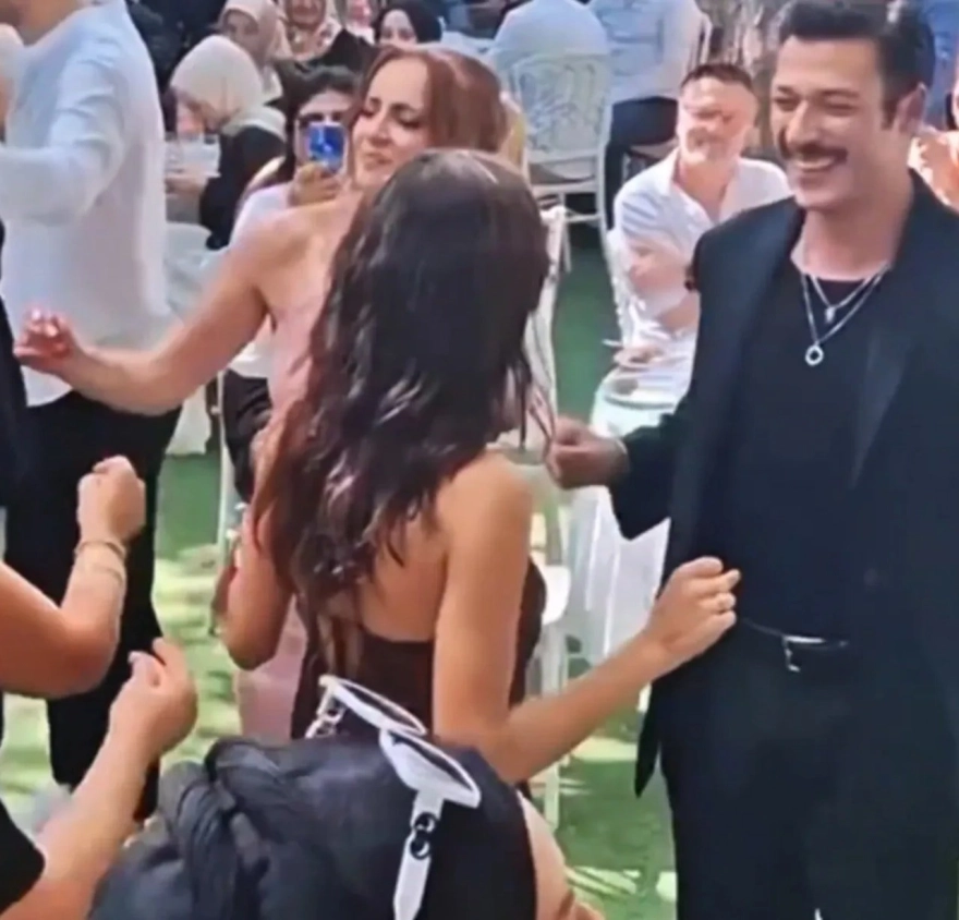 Hafsanur Sancaktutan, ablasının nişan törenine sevgilisi Kubilay Aka ile birlikte katıldı.