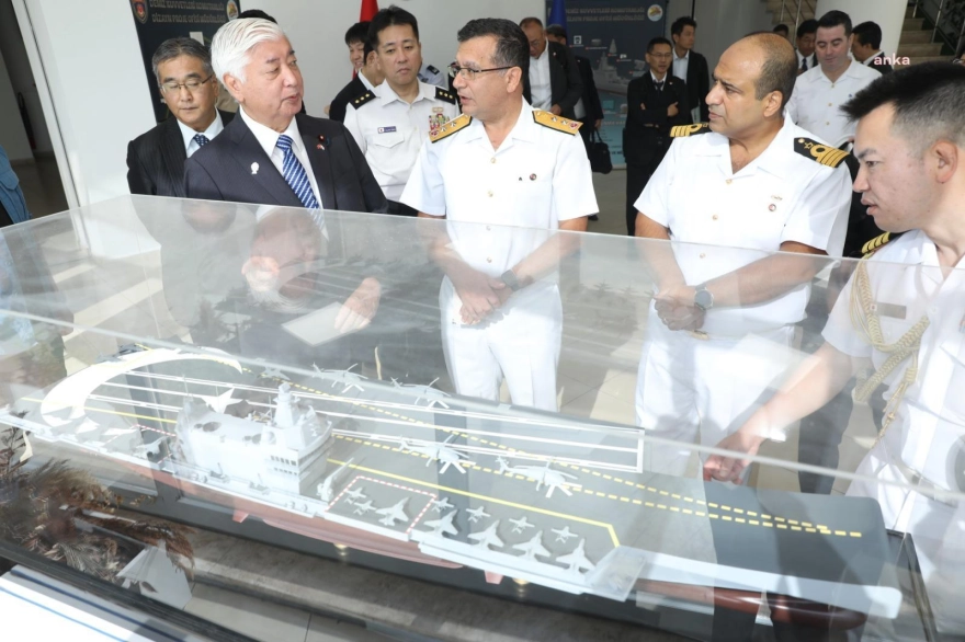 Japonya Savunma Bakanı Nakatani, İstanbul Tersanesi Komutanlığı'nı ziyaret etti