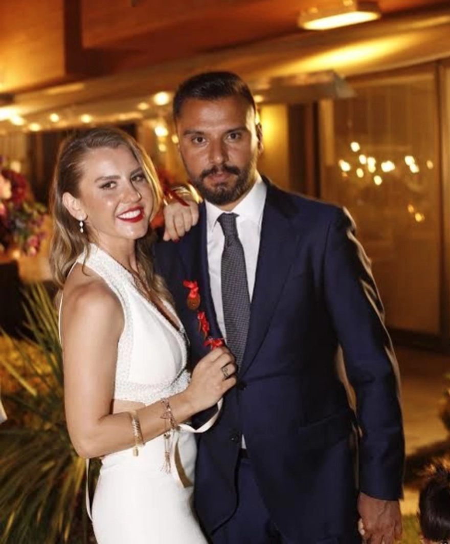 Esra Erol'un kız kardeşi Eda Erol, görkemli bir kına gecesi düzenledi.