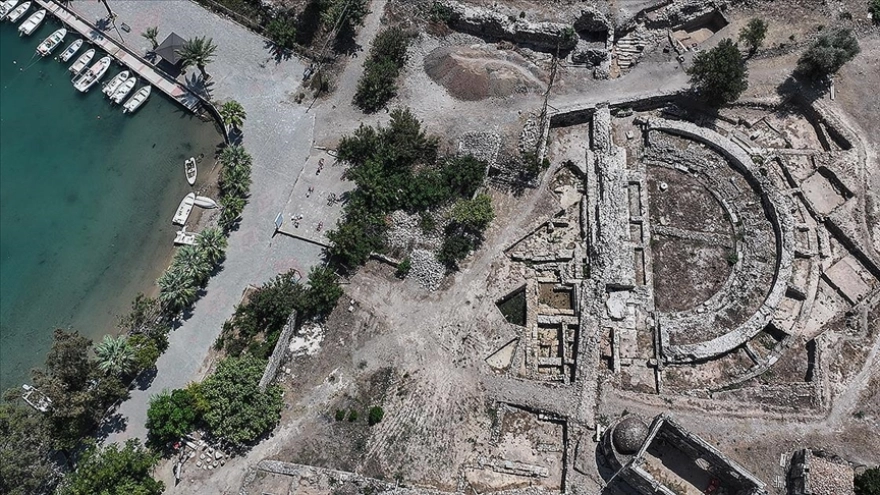 Mersin'deki Kelenderis Antik Kenti Kalesi'nde Giriş Kapısı ve Merdiven Keşfedildi