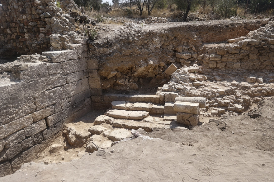 Mersin'deki Kelenderis Antik Kenti Kalesi'nde Giriş Kapısı ve Merdiven Keşfedildi