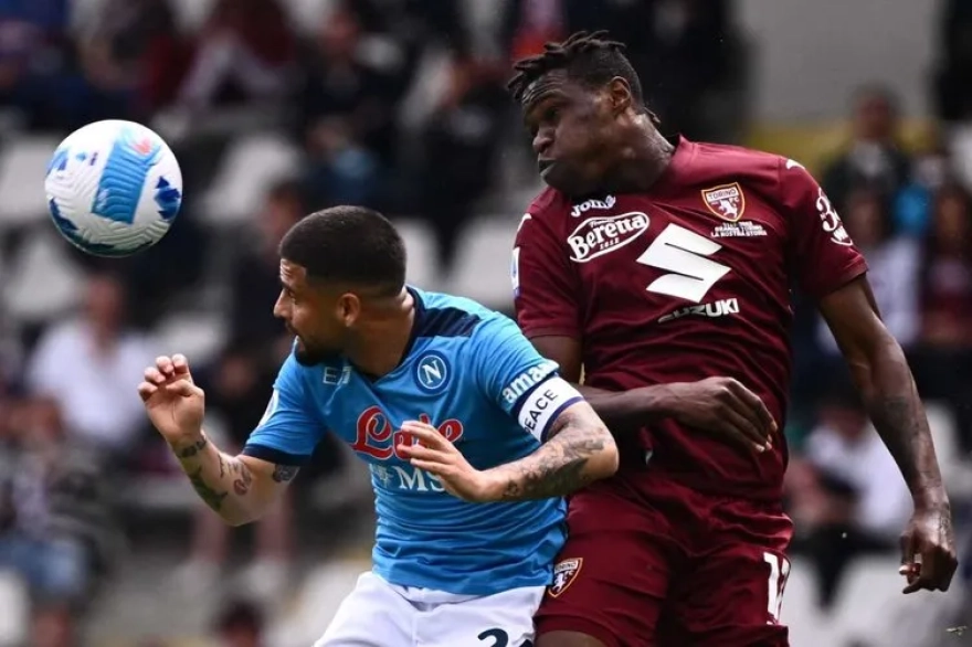 Galatasaray'dan Rekor Bonservisli Yeni Stoper Transferi