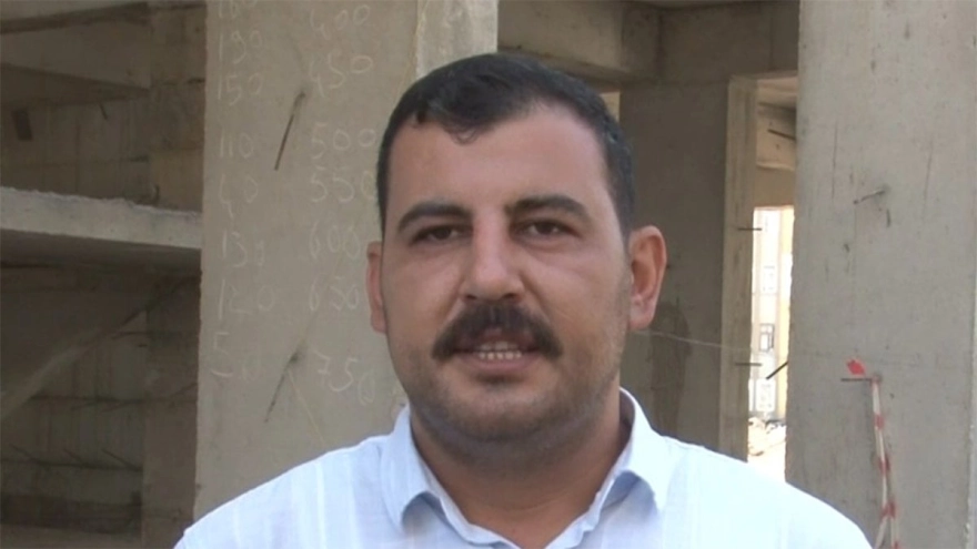 Müteahhit, 5 katlı binasını yıktırarak takdir topladı: Kendini ihbar etti.