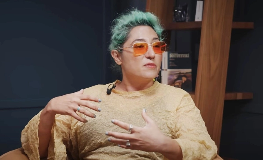 Sanat dünyasındaki kadınların taciz ifşaları devam ediyor: Melek Mosso ve Kalben de yaşadıklarını anlattı.