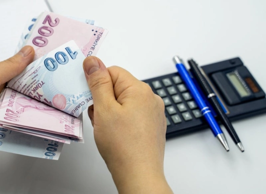 Bankalar ihtiyaç kredisi faiz oranlarını güncelledi: İşte 300 bin TL'nin geri ödeme planı