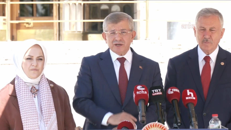 Gelecek Partisi Genel Başkanı Ahmet Davutoğlu'na göre Türkiye, İsrail'e bir sınır çizmek zorunda.