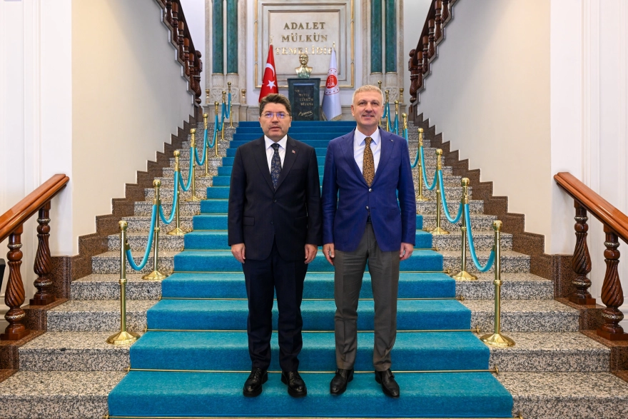 Adalet Bakanı Yılmaz Tunç, aynı gün içinde Cumhurbaşkanı Başdanışmanları Oktay Saral ve Mehmet Uçum ile görüştü.