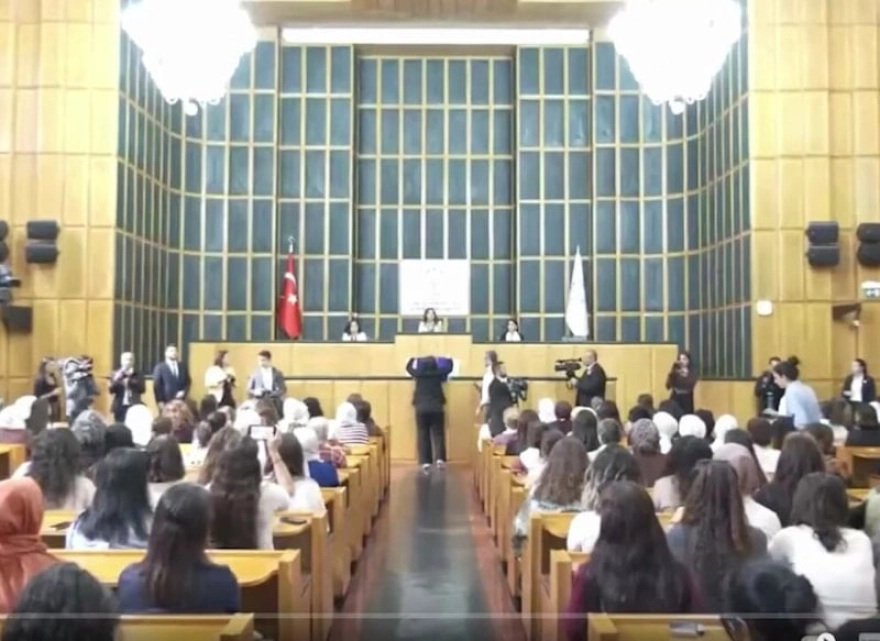 Meclis'teki 'Apo' Sloganına Karşı Hukuki Girişim Başlatılıyor