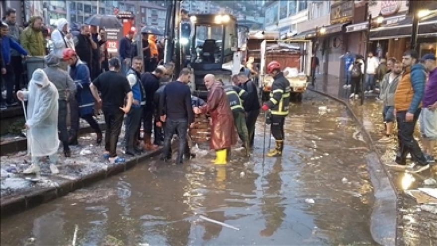 Zonguldak'ta şiddetli yağış olumsuz etkiler yaratıyor