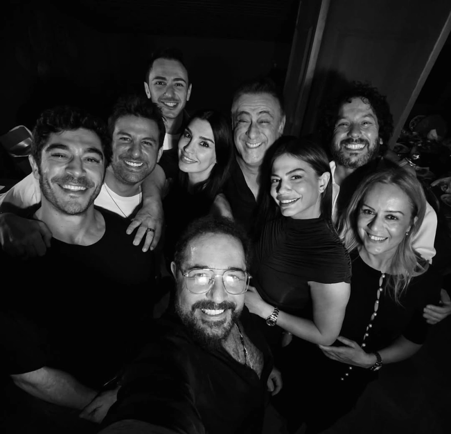 Oyuncu Birand Tunca, 35. yaşını kutladığı partide ünlü isimleri ağırladı