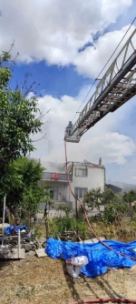 Alevlere Teslim Olan Ev Kullanılamaz Hale Geldi