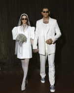 İrem Helvacıoğlu'ndan Hamilelik Paylaşımı: Karnı Burnunda Bikinili Poz