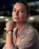 Ece Uslu tatilde hastaneye kaldırıldı, ameliyat edildi ve 16 dikiş atıldı.