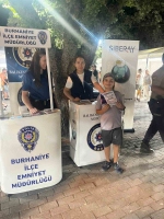 Burhaniye Polisi Kitap Fuarında Bilgilendirme Yaptı