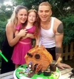 Gökhan Özoğuz, Kızlarıyla Tatilde