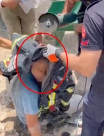 Arkeolojik kazı alanında çalışan işçinin başına demir çubuk saplandı