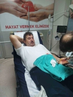 Parkta uygunsuz hareketlerde bulunan çifti uyaran muhtar bıçaklandı