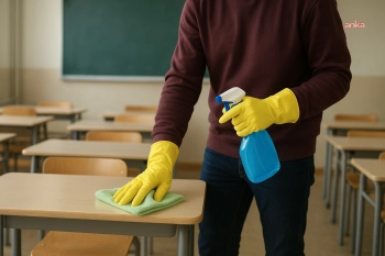 Almanya'da, Belediye Başkanı Arnold'un öğrencilerin okulları temizlemesi teklifi velilerin tepkisiyle karşılaştı