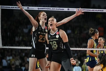 Voleybol Kadınlar AXA Sigorta Şampiyonlar Kupası'nda Zafer Fenerbahçe Medicana'nın Oldu